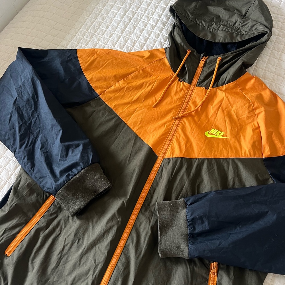 Men’s Nike Windbreaker